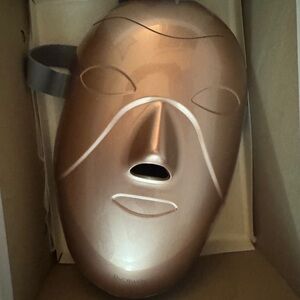Rose Gold LED Face , collage , help with acné , spots , inflamation etc